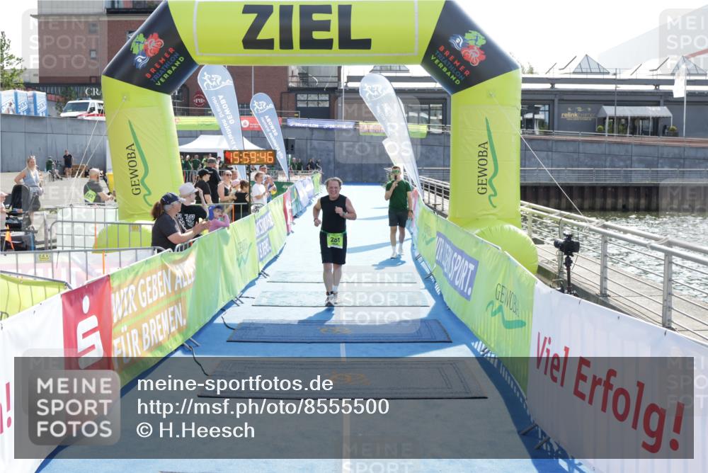 10.08.2025 - GEWOBA Citytriathlon Bremen H.Heesch http://msf.ph/oto/8555500 10.08.2025 15:59:50 Ziel 284 meine-sportfotos.de