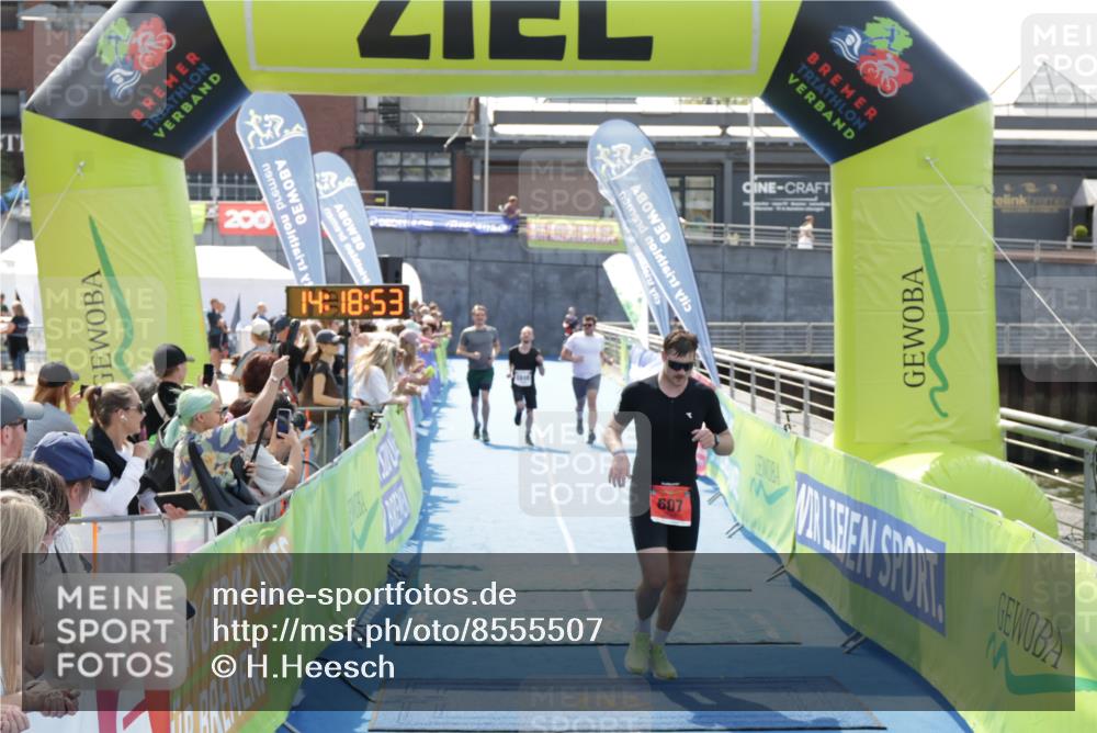 10.08.2025 - GEWOBA Citytriathlon Bremen H.Heesch http://msf.ph/oto/8555507 10.08.2025 14:18:56 Ziel 607, 1016 meine-sportfotos.de