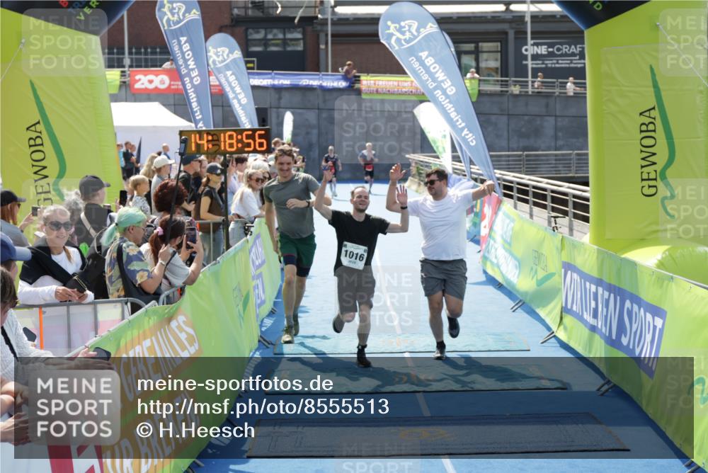 10.08.2025 - GEWOBA Citytriathlon Bremen H.Heesch http://msf.ph/oto/8555513 10.08.2025 14:19:00 Ziel 607, 1016 meine-sportfotos.de