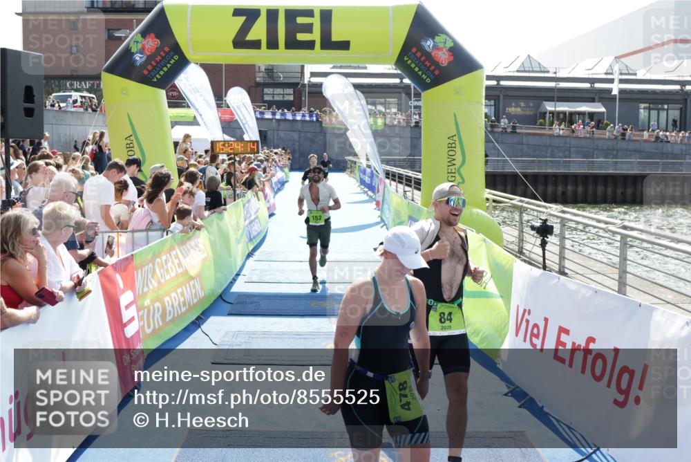 10.08.2025 - GEWOBA Citytriathlon Bremen H.Heesch http://msf.ph/oto/8555525 10.08.2025 15:24:18 Ziel 18, 84, 152, 346, 478 meine-sportfotos.de