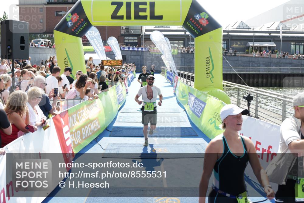 10.08.2025 - GEWOBA Citytriathlon Bremen H.Heesch http://msf.ph/oto/8555531 10.08.2025 15:24:19 Ziel 18, 84, 152, 346, 478 meine-sportfotos.de