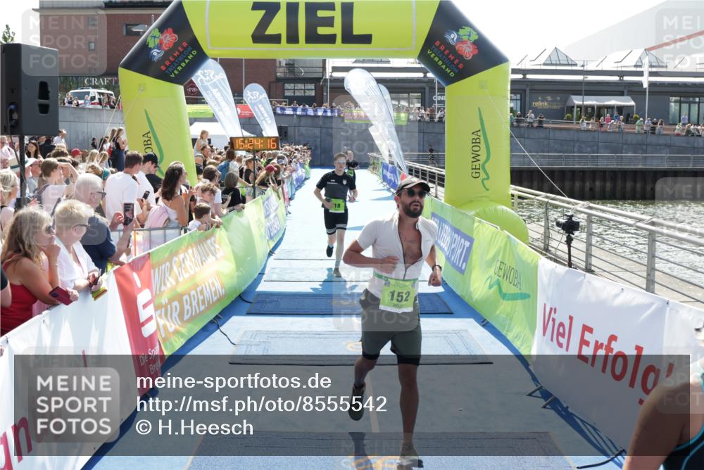 10.08.2025 - GEWOBA Citytriathlon Bremen H.Heesch http://msf.ph/oto/8555542 10.08.2025 15:24:20 Ziel 18, 84, 152, 346, 478 meine-sportfotos.de