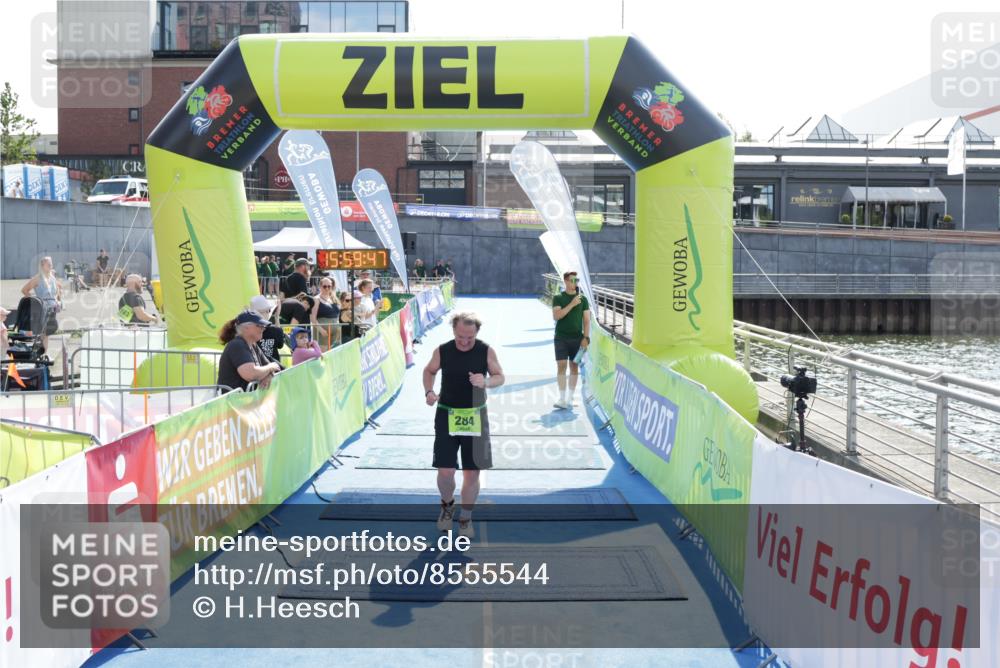 10.08.2025 - GEWOBA Citytriathlon Bremen H.Heesch http://msf.ph/oto/8555544 10.08.2025 15:59:51 Ziel 284 meine-sportfotos.de