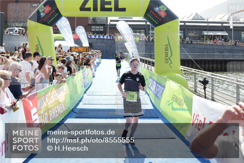 10.08.2025 - GEWOBA Citytriathlon Bremen H.Heesch http://msf.ph/oto/8555555 10.08.2025 15:24:21 Ziel 18, 84, 152, 346 meine-sportfotos.de