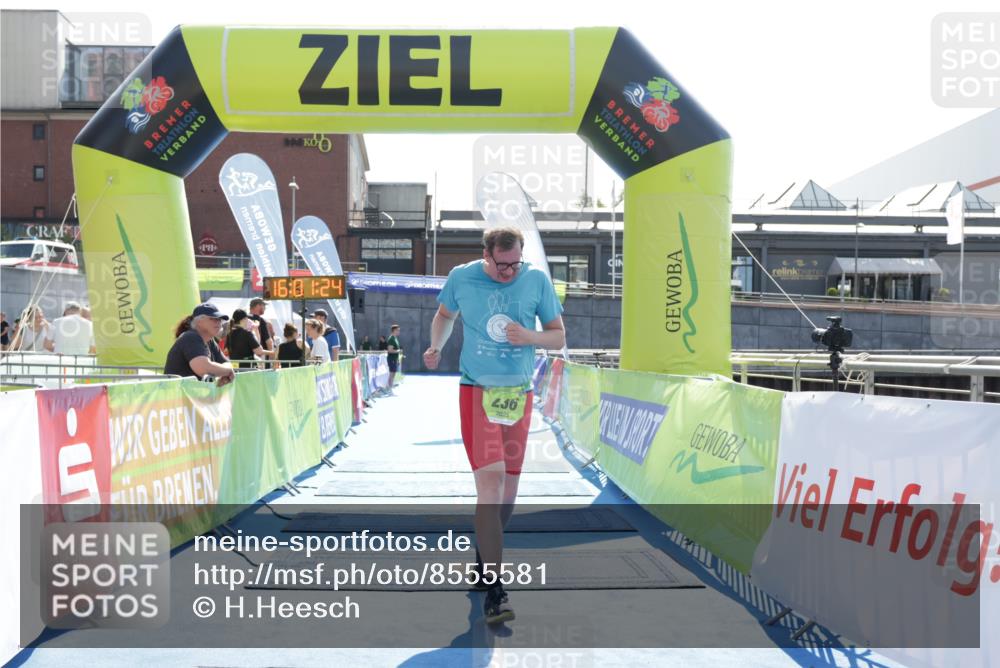10.08.2025 - GEWOBA Citytriathlon Bremen H.Heesch http://msf.ph/oto/8555581 10.08.2025 16:01:29 Ziel 236 meine-sportfotos.de