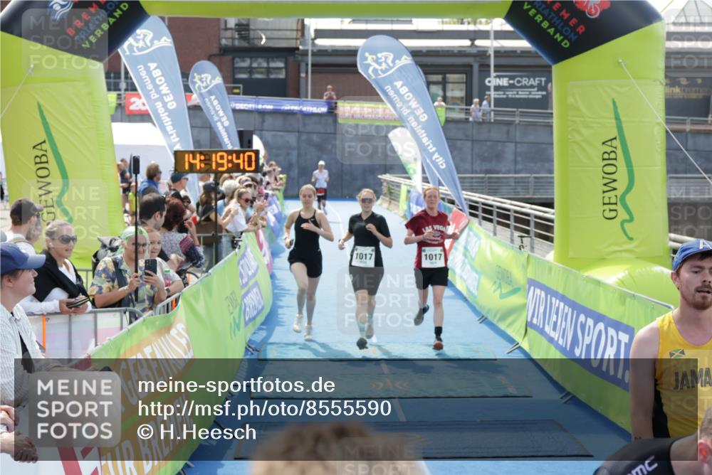 10.08.2025 - GEWOBA Citytriathlon Bremen H.Heesch http://msf.ph/oto/8555590 10.08.2025 14:19:43 Ziel 667, 1017 meine-sportfotos.de