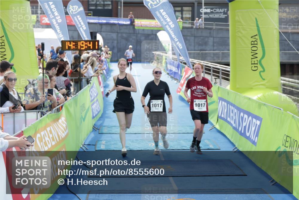 10.08.2025 - GEWOBA Citytriathlon Bremen H.Heesch http://msf.ph/oto/8555600 10.08.2025 14:19:44 Ziel 667, 1017 meine-sportfotos.de