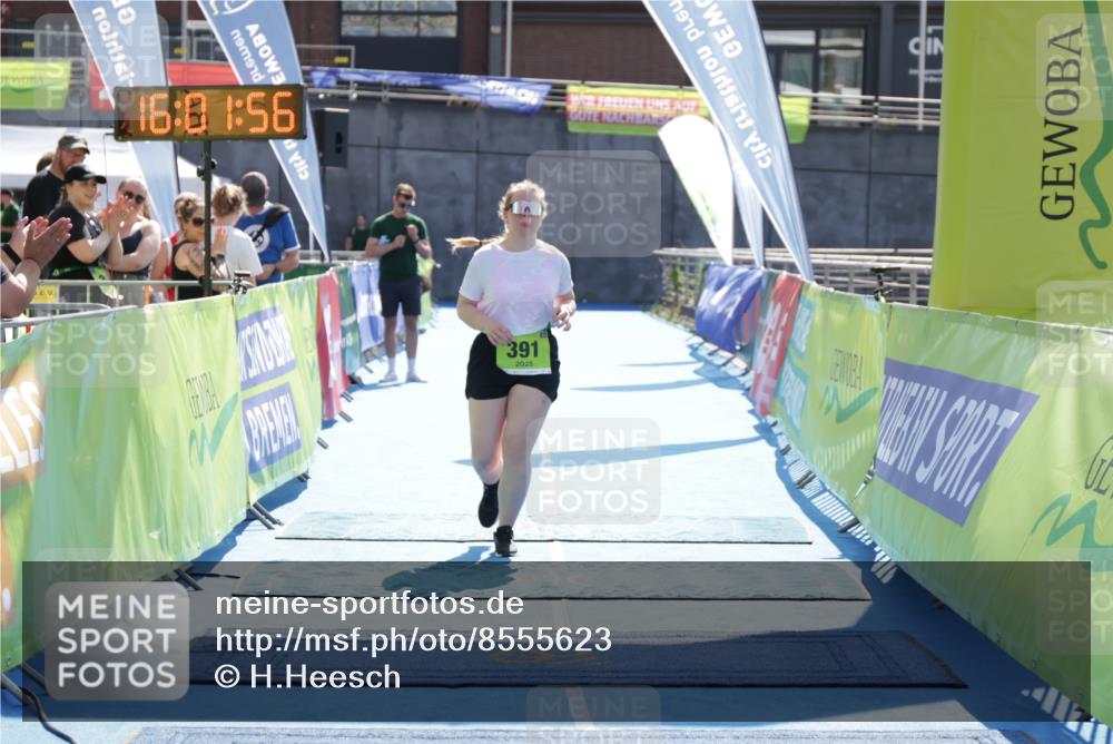 10.08.2025 - GEWOBA Citytriathlon Bremen H.Heesch http://msf.ph/oto/8555623 10.08.2025 16:02:00 Ziel 391 meine-sportfotos.de