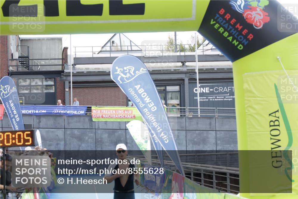 10.08.2025 - GEWOBA Citytriathlon Bremen H.Heesch http://msf.ph/oto/8555628 10.08.2025 14:20:09 Ziel 586, 688 meine-sportfotos.de