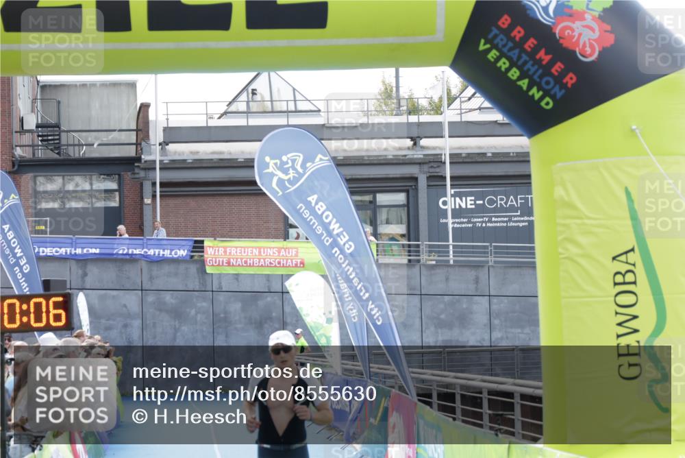10.08.2025 - GEWOBA Citytriathlon Bremen H.Heesch http://msf.ph/oto/8555630 10.08.2025 14:20:09 Ziel 586, 688 meine-sportfotos.de