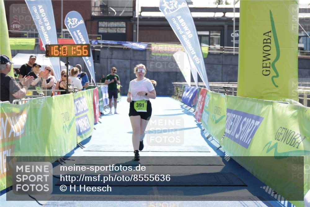 10.08.2025 - GEWOBA Citytriathlon Bremen H.Heesch http://msf.ph/oto/8555636 10.08.2025 16:02:00 Ziel 391 meine-sportfotos.de