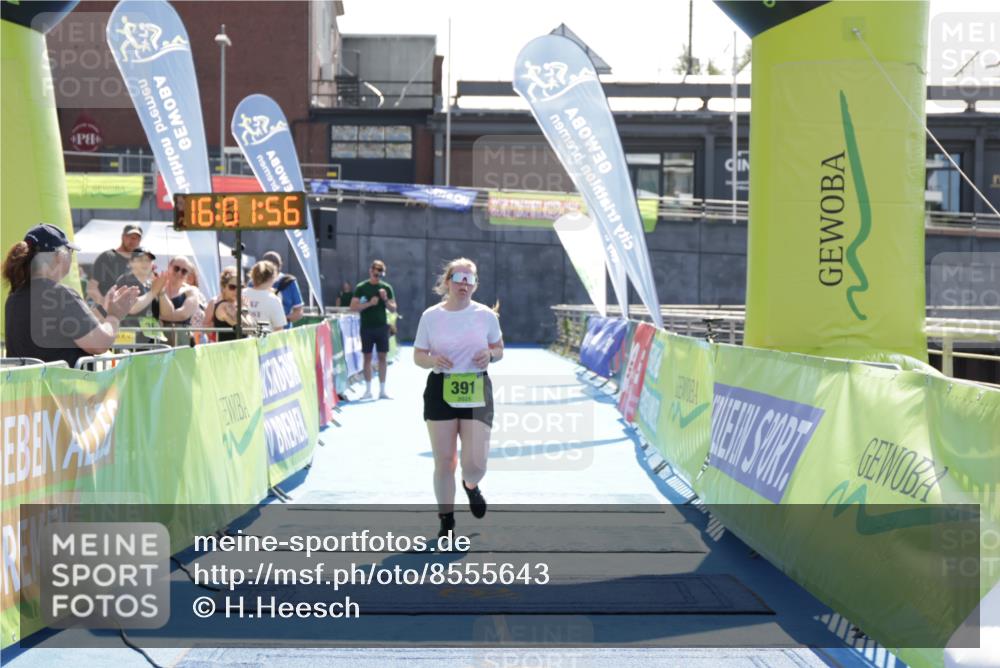 10.08.2025 - GEWOBA Citytriathlon Bremen H.Heesch http://msf.ph/oto/8555643 10.08.2025 16:02:00 Ziel 391 meine-sportfotos.de