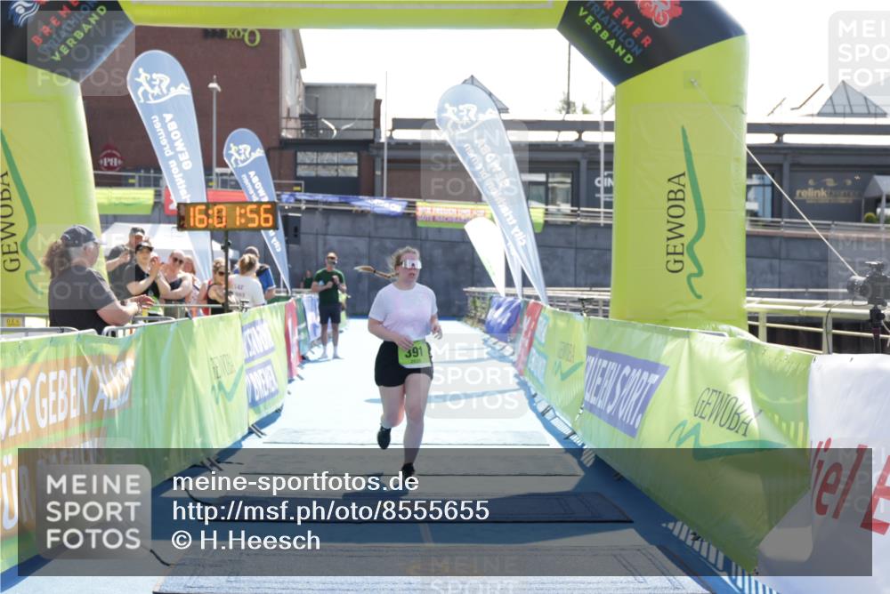 10.08.2025 - GEWOBA Citytriathlon Bremen H.Heesch http://msf.ph/oto/8555655 10.08.2025 16:02:00 Ziel 391 meine-sportfotos.de