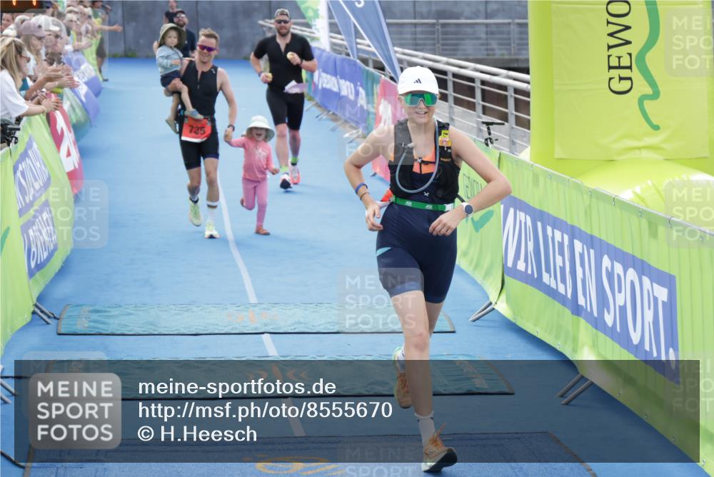 10.08.2025 - GEWOBA Citytriathlon Bremen H.Heesch http://msf.ph/oto/8555670 10.08.2025 14:20:45 Ziel 735, 790, 838, 921 meine-sportfotos.de