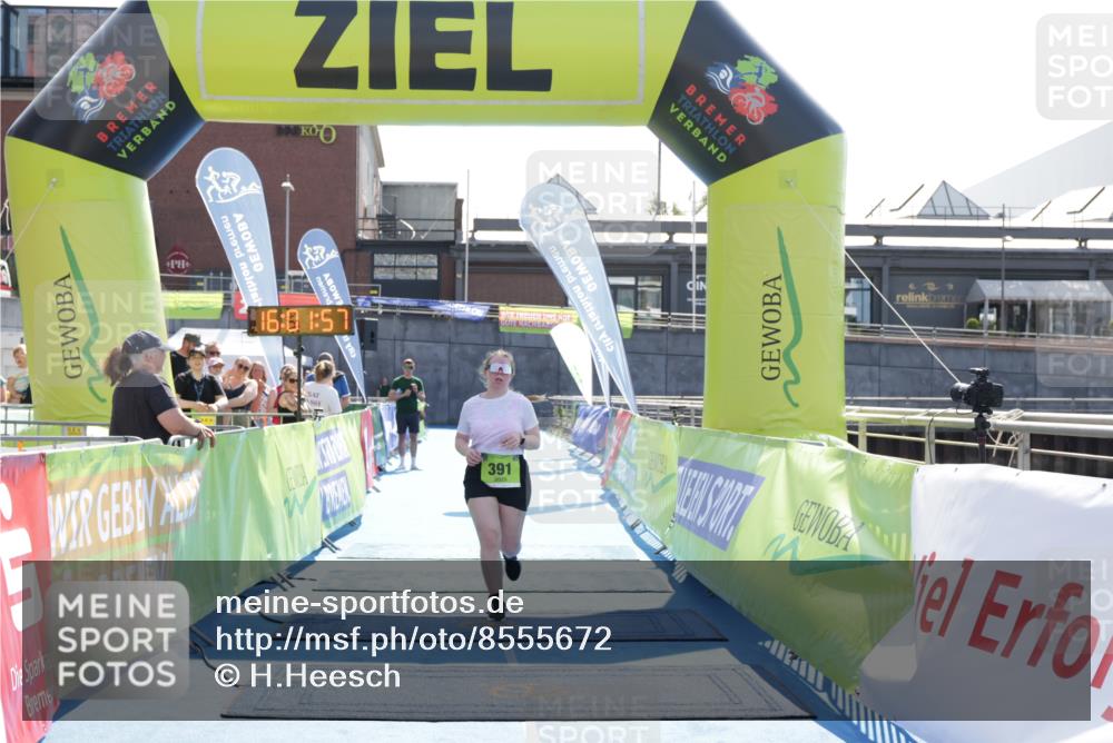 10.08.2025 - GEWOBA Citytriathlon Bremen H.Heesch http://msf.ph/oto/8555672 10.08.2025 16:02:01 Ziel 391 meine-sportfotos.de