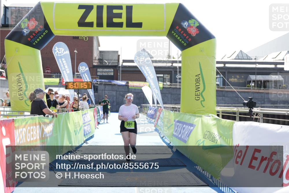 10.08.2025 - GEWOBA Citytriathlon Bremen H.Heesch http://msf.ph/oto/8555675 10.08.2025 16:02:01 Ziel 391 meine-sportfotos.de