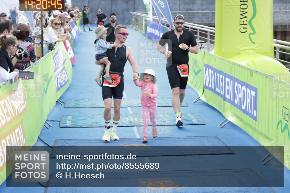 10.08.2025 - GEWOBA Citytriathlon Bremen H.Heesch http://msf.ph/oto/8555689 10.08.2025 14:20:49 Ziel 732, 735, 790, 838, 921 meine-sportfotos.de