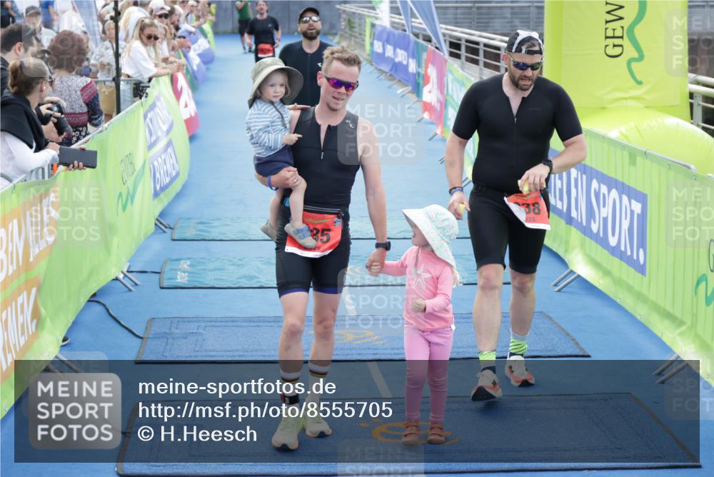 10.08.2025 - GEWOBA Citytriathlon Bremen H.Heesch http://msf.ph/oto/8555705 10.08.2025 14:20:50 Ziel 732, 735, 790, 838, 921 meine-sportfotos.de