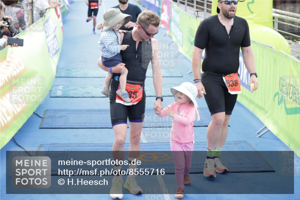 10.08.2025 - GEWOBA Citytriathlon Bremen H.Heesch http://msf.ph/oto/8555716 10.08.2025 14:20:51 Ziel 732, 735, 790, 838, 921 meine-sportfotos.de
