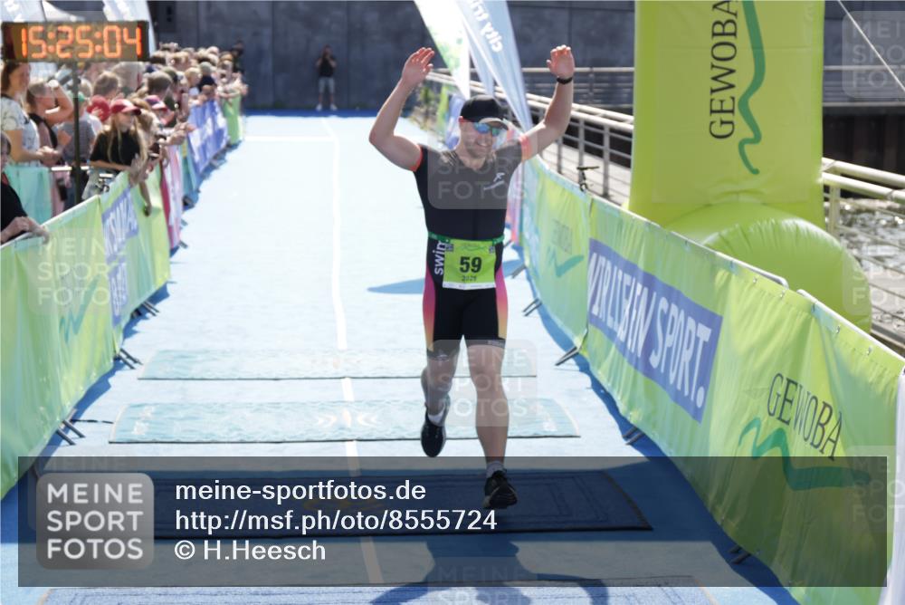 10.08.2025 - GEWOBA Citytriathlon Bremen H.Heesch http://msf.ph/oto/8555724 10.08.2025 15:25:08 Ziel 59, 474 meine-sportfotos.de