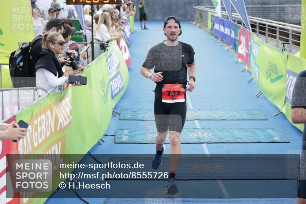 10.08.2025 - GEWOBA Citytriathlon Bremen H.Heesch http://msf.ph/oto/8555726 10.08.2025 14:20:55 Ziel 732, 735, 790, 838 meine-sportfotos.de