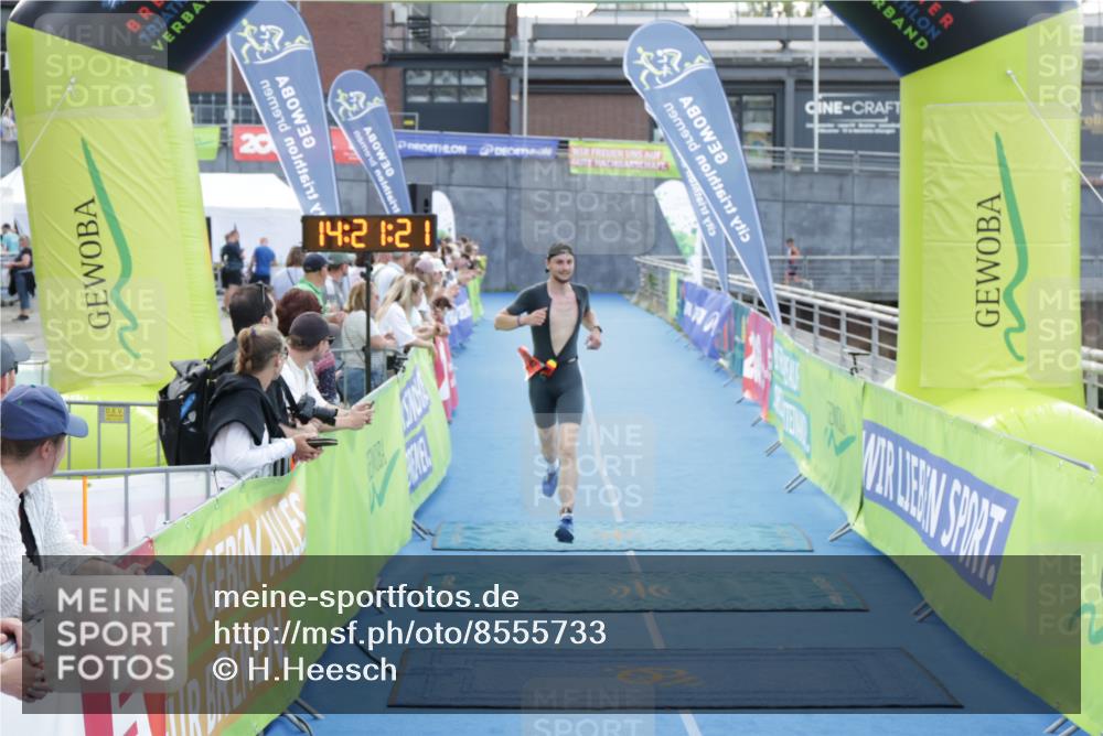 10.08.2025 - GEWOBA Citytriathlon Bremen H.Heesch http://msf.ph/oto/8555733 10.08.2025 14:21:25 Ziel 590 meine-sportfotos.de
