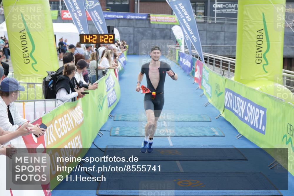 10.08.2025 - GEWOBA Citytriathlon Bremen H.Heesch http://msf.ph/oto/8555741 10.08.2025 14:21:26 Ziel 590 meine-sportfotos.de