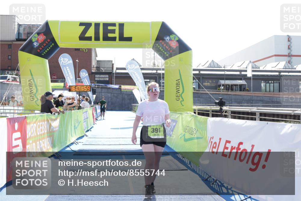 10.08.2025 - GEWOBA Citytriathlon Bremen H.Heesch http://msf.ph/oto/8555744 10.08.2025 16:02:03 Ziel 391 meine-sportfotos.de