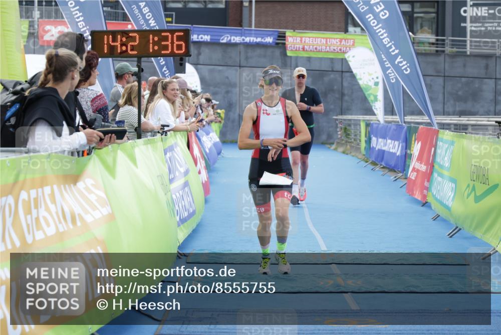 10.08.2025 - GEWOBA Citytriathlon Bremen H.Heesch http://msf.ph/oto/8555755 10.08.2025 14:21:39 Ziel 712, 913 meine-sportfotos.de