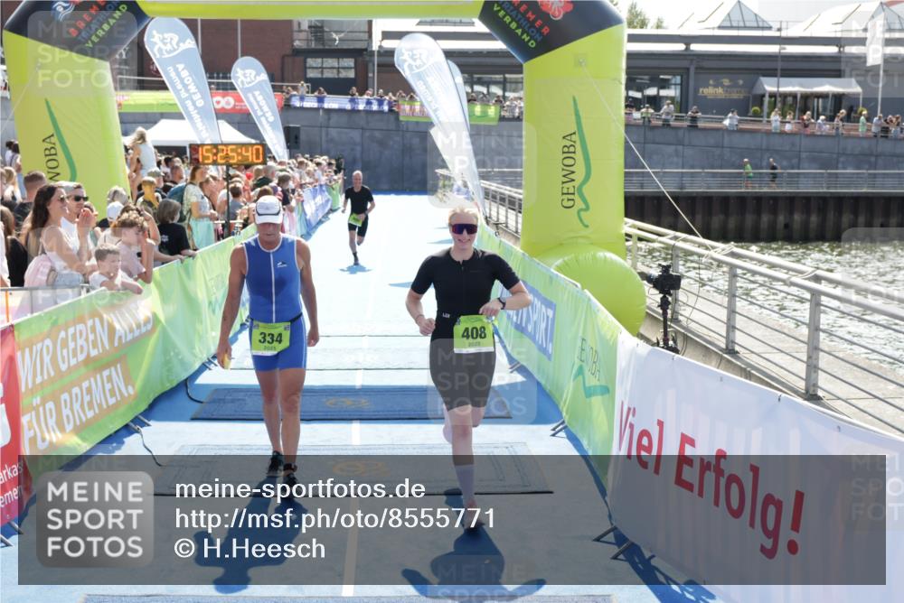 10.08.2025 - GEWOBA Citytriathlon Bremen H.Heesch http://msf.ph/oto/8555771 10.08.2025 15:25:44 Ziel 306, 334, 408 meine-sportfotos.de