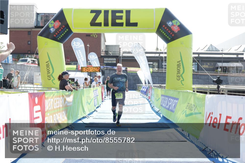 10.08.2025 - GEWOBA Citytriathlon Bremen H.Heesch http://msf.ph/oto/8555782 10.08.2025 16:02:47 Ziel 299 meine-sportfotos.de