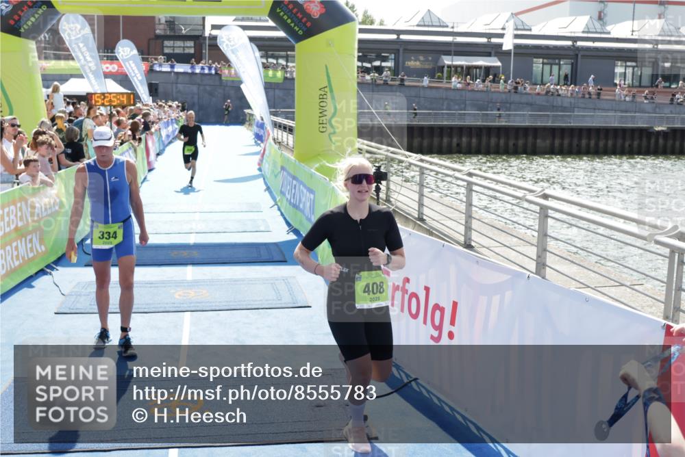 10.08.2025 - GEWOBA Citytriathlon Bremen H.Heesch http://msf.ph/oto/8555783 10.08.2025 15:25:45 Ziel 306, 334, 408 meine-sportfotos.de