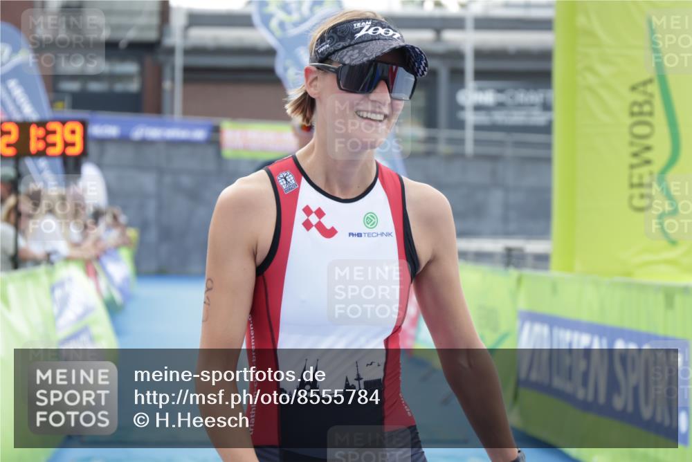 10.08.2025 - GEWOBA Citytriathlon Bremen H.Heesch http://msf.ph/oto/8555784 10.08.2025 14:21:43 Ziel 712, 913 meine-sportfotos.de