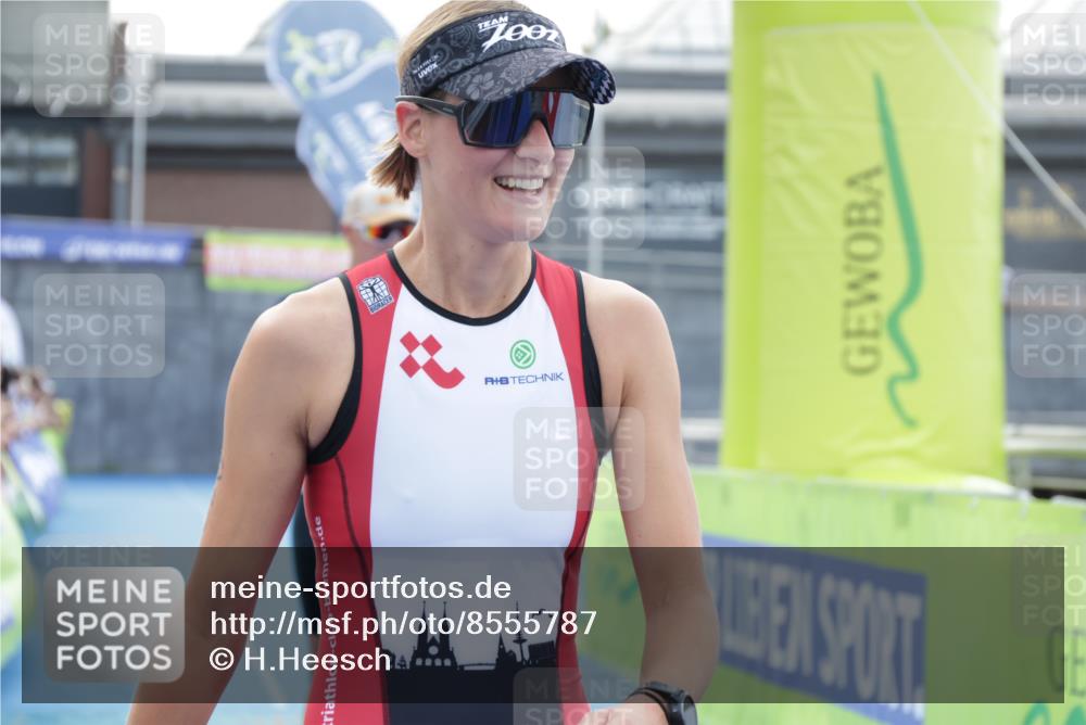 10.08.2025 - GEWOBA Citytriathlon Bremen H.Heesch http://msf.ph/oto/8555787 10.08.2025 14:21:43 Ziel 712, 913 meine-sportfotos.de