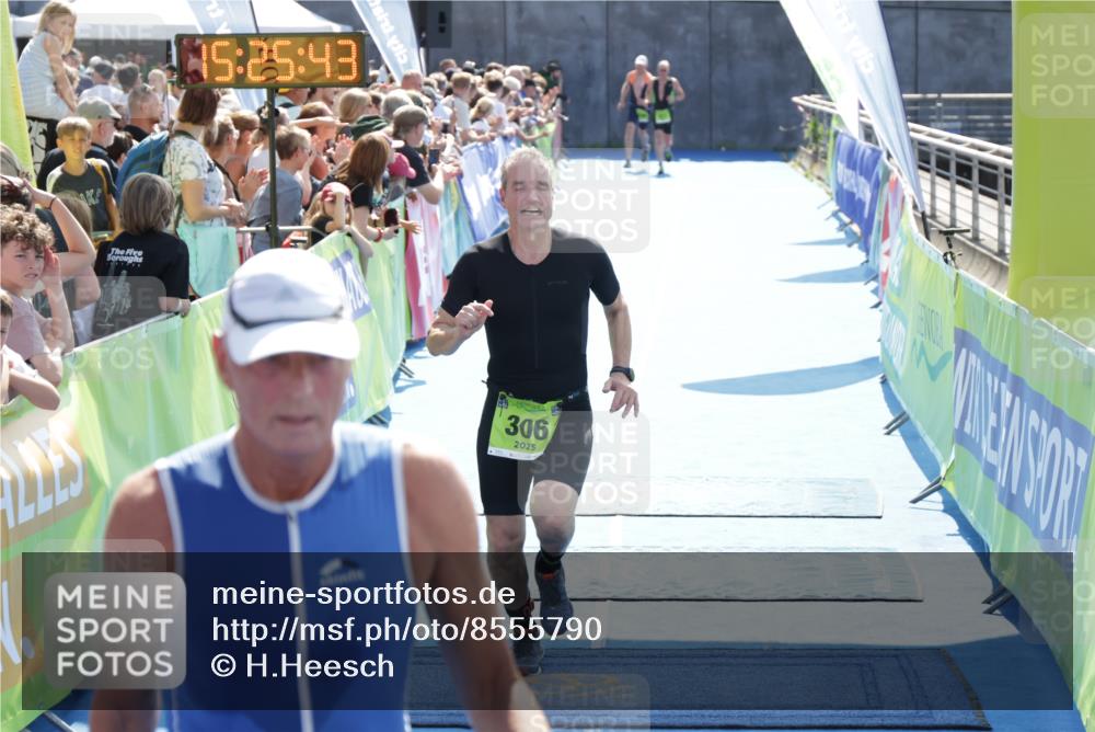 10.08.2025 - GEWOBA Citytriathlon Bremen H.Heesch http://msf.ph/oto/8555790 10.08.2025 15:25:47 Ziel 306, 311, 334, 408 meine-sportfotos.de