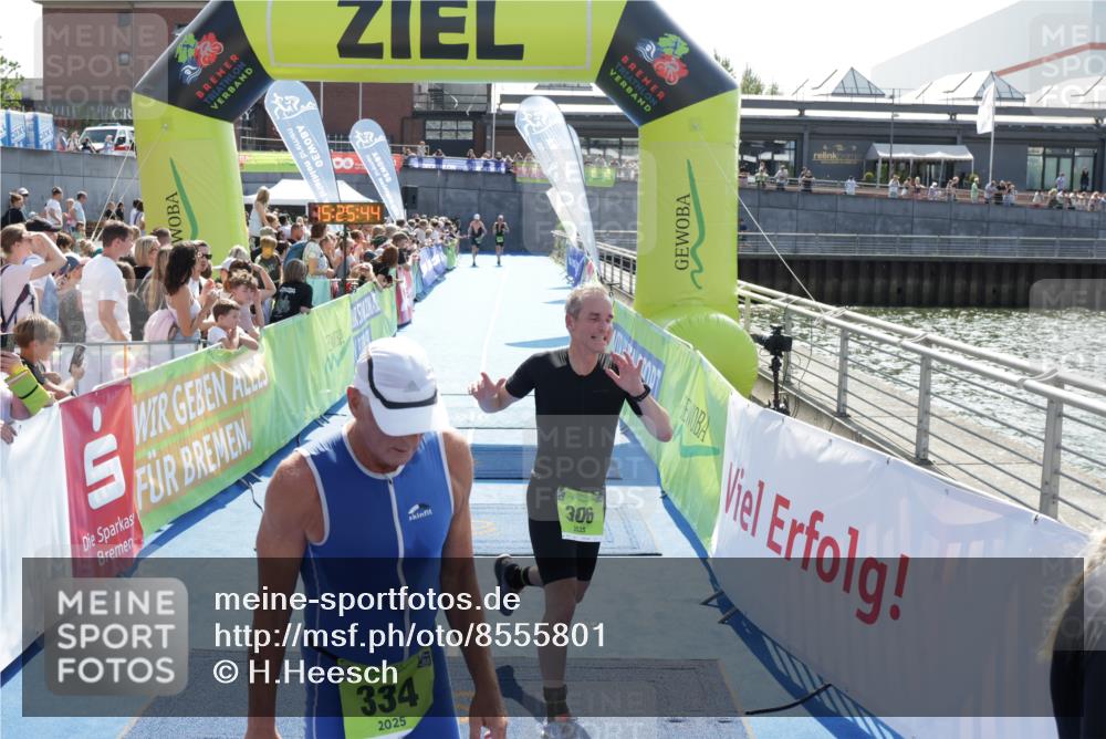 10.08.2025 - GEWOBA Citytriathlon Bremen H.Heesch http://msf.ph/oto/8555801 10.08.2025 15:25:48 Ziel 306, 311, 408 meine-sportfotos.de