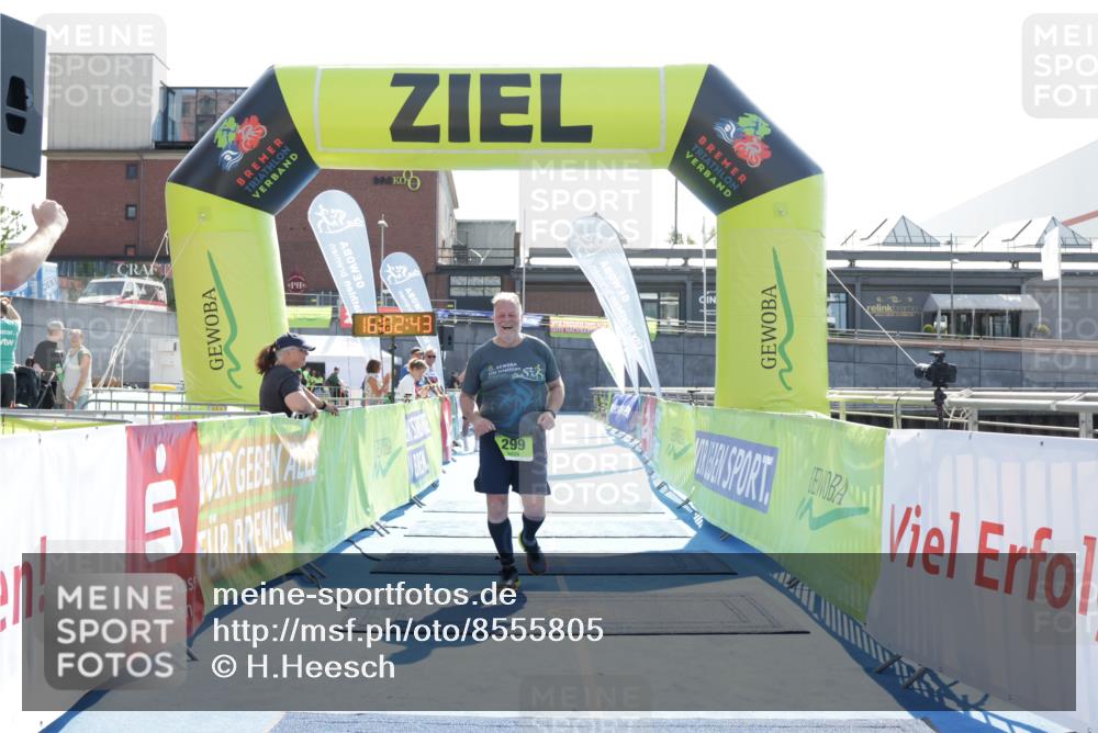 10.08.2025 - GEWOBA Citytriathlon Bremen H.Heesch http://msf.ph/oto/8555805 10.08.2025 16:02:47 Ziel 299 meine-sportfotos.de