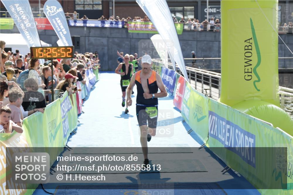 10.08.2025 - GEWOBA Citytriathlon Bremen H.Heesch http://msf.ph/oto/8555813 10.08.2025 15:25:56 Ziel 298, 311, 323 meine-sportfotos.de