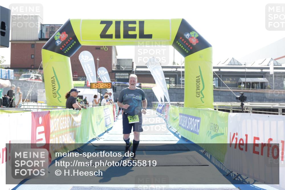 10.08.2025 - GEWOBA Citytriathlon Bremen H.Heesch http://msf.ph/oto/8555819 10.08.2025 16:02:47 Ziel 299 meine-sportfotos.de