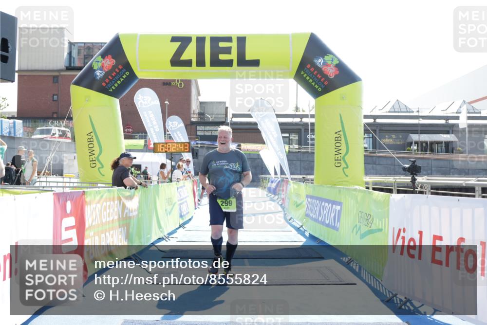 10.08.2025 - GEWOBA Citytriathlon Bremen H.Heesch http://msf.ph/oto/8555824 10.08.2025 16:02:48 Ziel 299 meine-sportfotos.de
