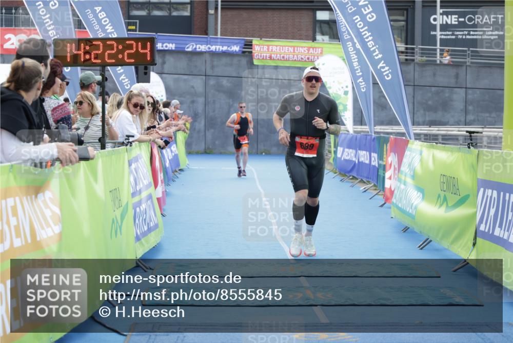 10.08.2025 - GEWOBA Citytriathlon Bremen H.Heesch http://msf.ph/oto/8555845 10.08.2025 14:22:27 Ziel 655, 689 meine-sportfotos.de