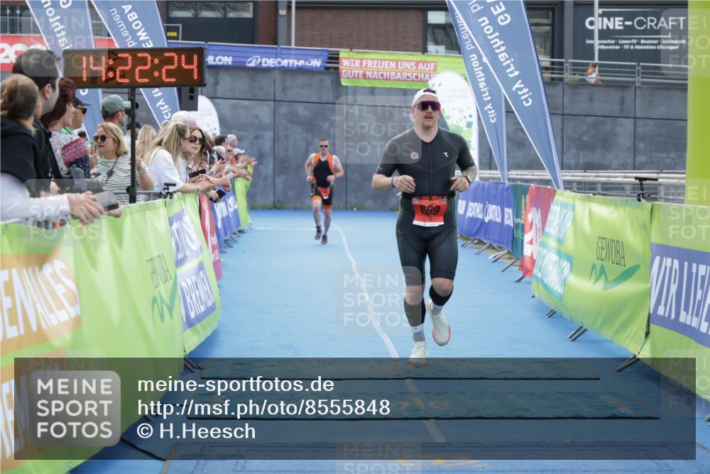 10.08.2025 - GEWOBA Citytriathlon Bremen H.Heesch http://msf.ph/oto/8555848 10.08.2025 14:22:27 Ziel 655, 689 meine-sportfotos.de
