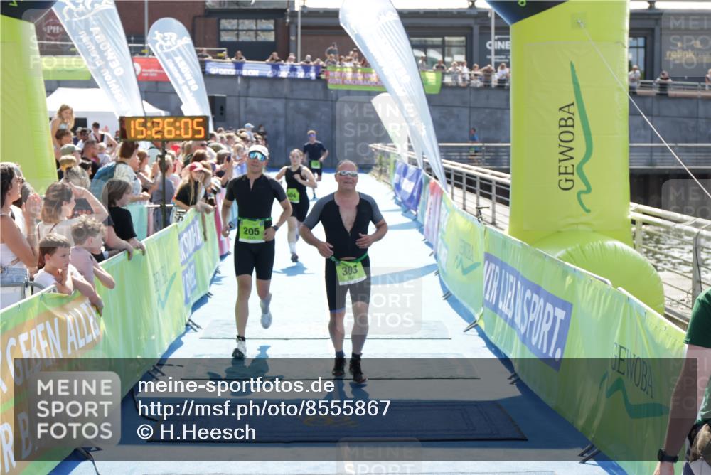 10.08.2025 - GEWOBA Citytriathlon Bremen H.Heesch http://msf.ph/oto/8555867 10.08.2025 15:26:09 Ziel 29, 205, 303, 404 meine-sportfotos.de