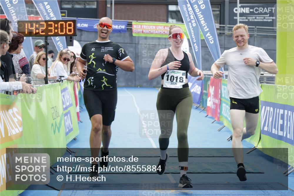 10.08.2025 - GEWOBA Citytriathlon Bremen H.Heesch http://msf.ph/oto/8555884 10.08.2025 14:23:12 Ziel 1018 meine-sportfotos.de