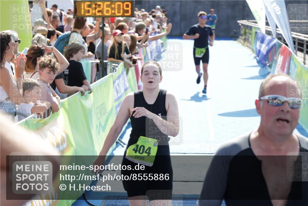 10.08.2025 - GEWOBA Citytriathlon Bremen H.Heesch http://msf.ph/oto/8555886 10.08.2025 15:26:13 Ziel 130, 205, 303, 404 meine-sportfotos.de