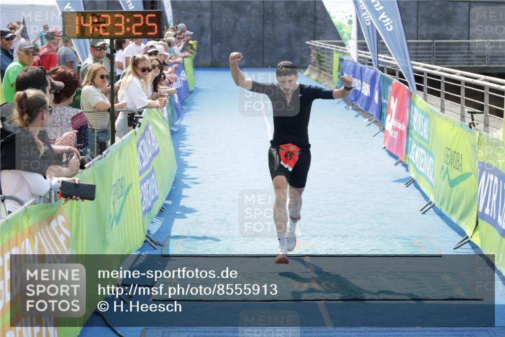 10.08.2025 - GEWOBA Citytriathlon Bremen H.Heesch http://msf.ph/oto/8555913 10.08.2025 14:23:29 Ziel 676 meine-sportfotos.de