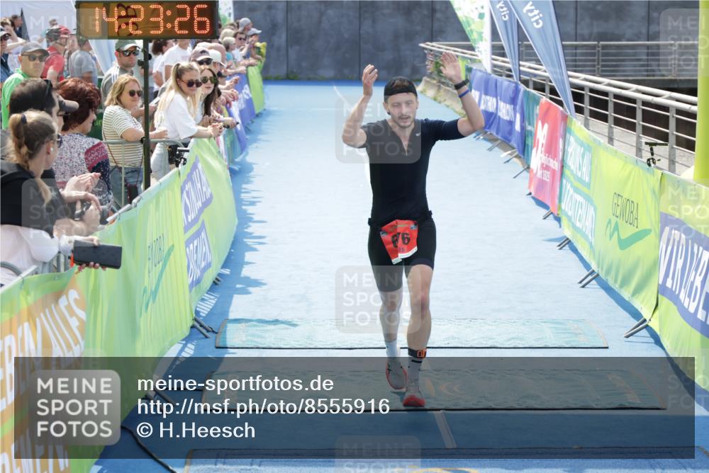 10.08.2025 - GEWOBA Citytriathlon Bremen H.Heesch http://msf.ph/oto/8555916 10.08.2025 14:23:29 Ziel 676 meine-sportfotos.de