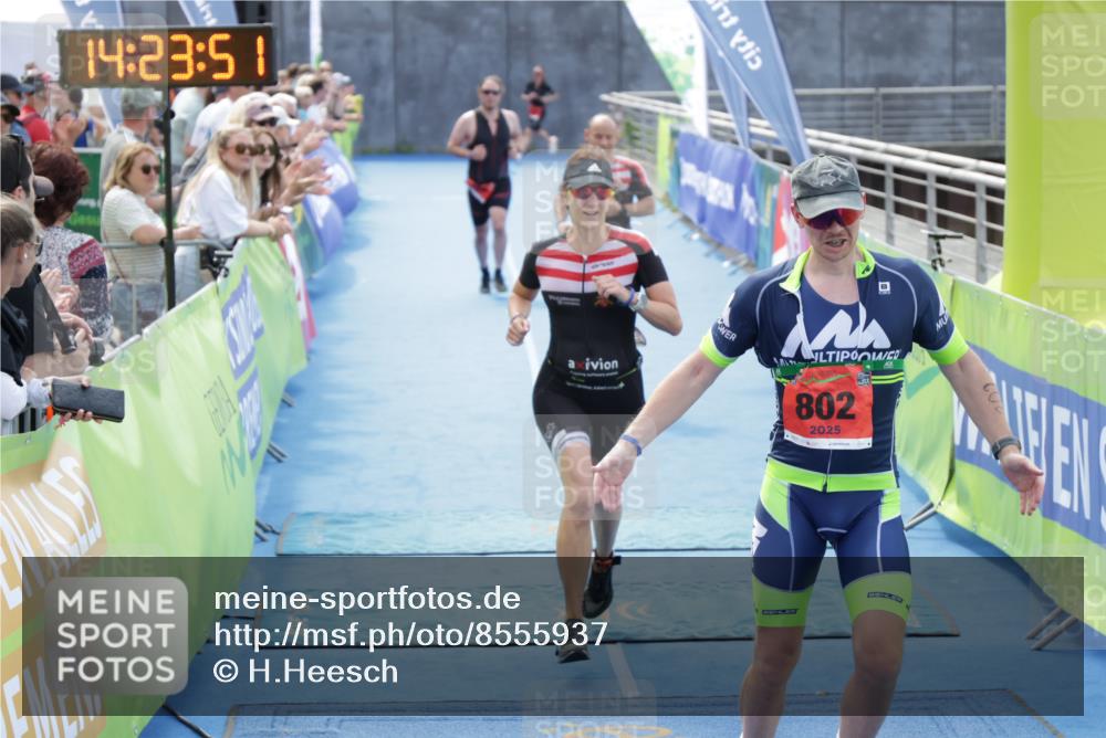 10.08.2025 - GEWOBA Citytriathlon Bremen H.Heesch http://msf.ph/oto/8555937 10.08.2025 14:23:54 Ziel 567, 738, 802, 915 meine-sportfotos.de