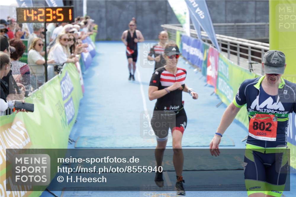 10.08.2025 - GEWOBA Citytriathlon Bremen H.Heesch http://msf.ph/oto/8555940 10.08.2025 14:23:55 Ziel 567, 738, 802, 915 meine-sportfotos.de