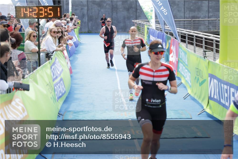 10.08.2025 - GEWOBA Citytriathlon Bremen H.Heesch http://msf.ph/oto/8555943 10.08.2025 14:23:55 Ziel 567, 738, 802, 915 meine-sportfotos.de